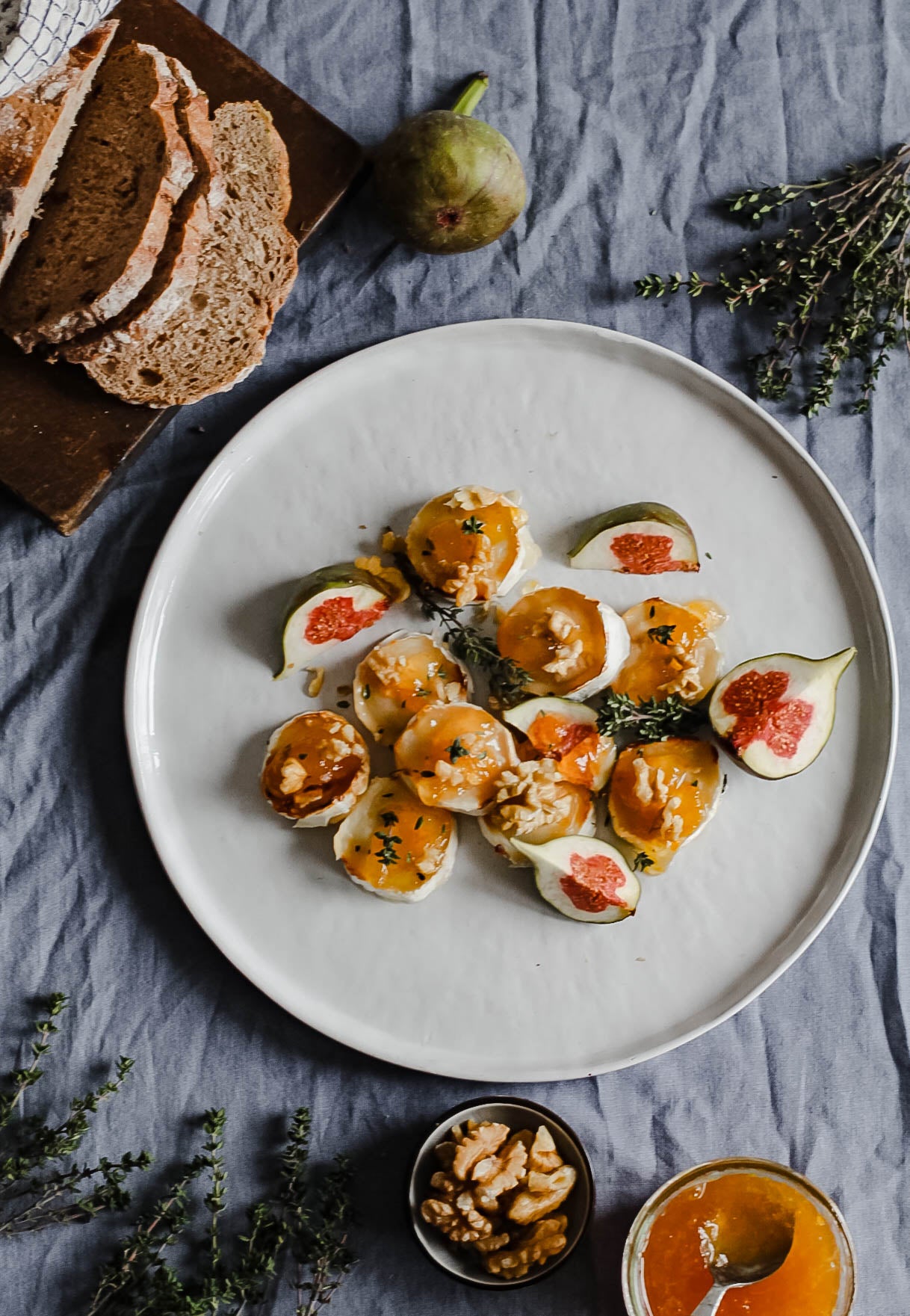 Goat cheese with homemade orange marmelade and thyme
